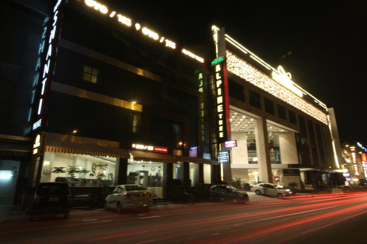 Hotel Alpine Tree Neu-Delhi Exterior foto
